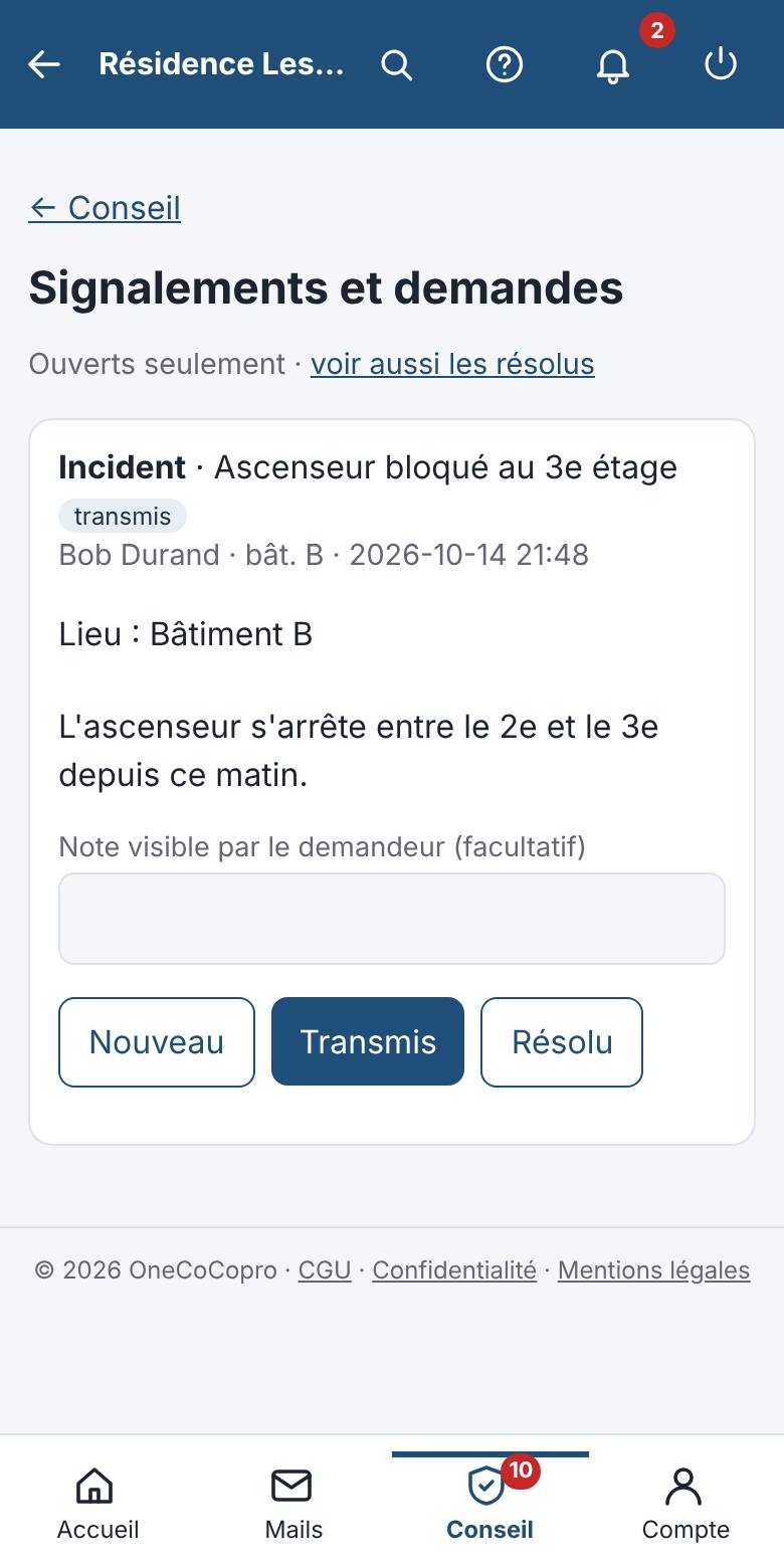 Un toucher change l'état ; le résident est prévenu.